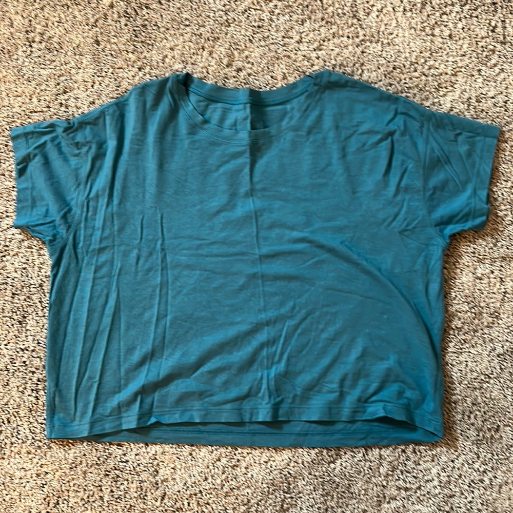 Lululemon crop tee